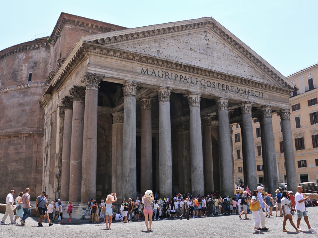Pantheon_in_Rome_Italy